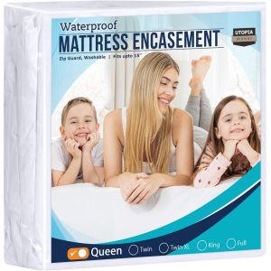 Utopia Bedding Zippered Mattress Encasement